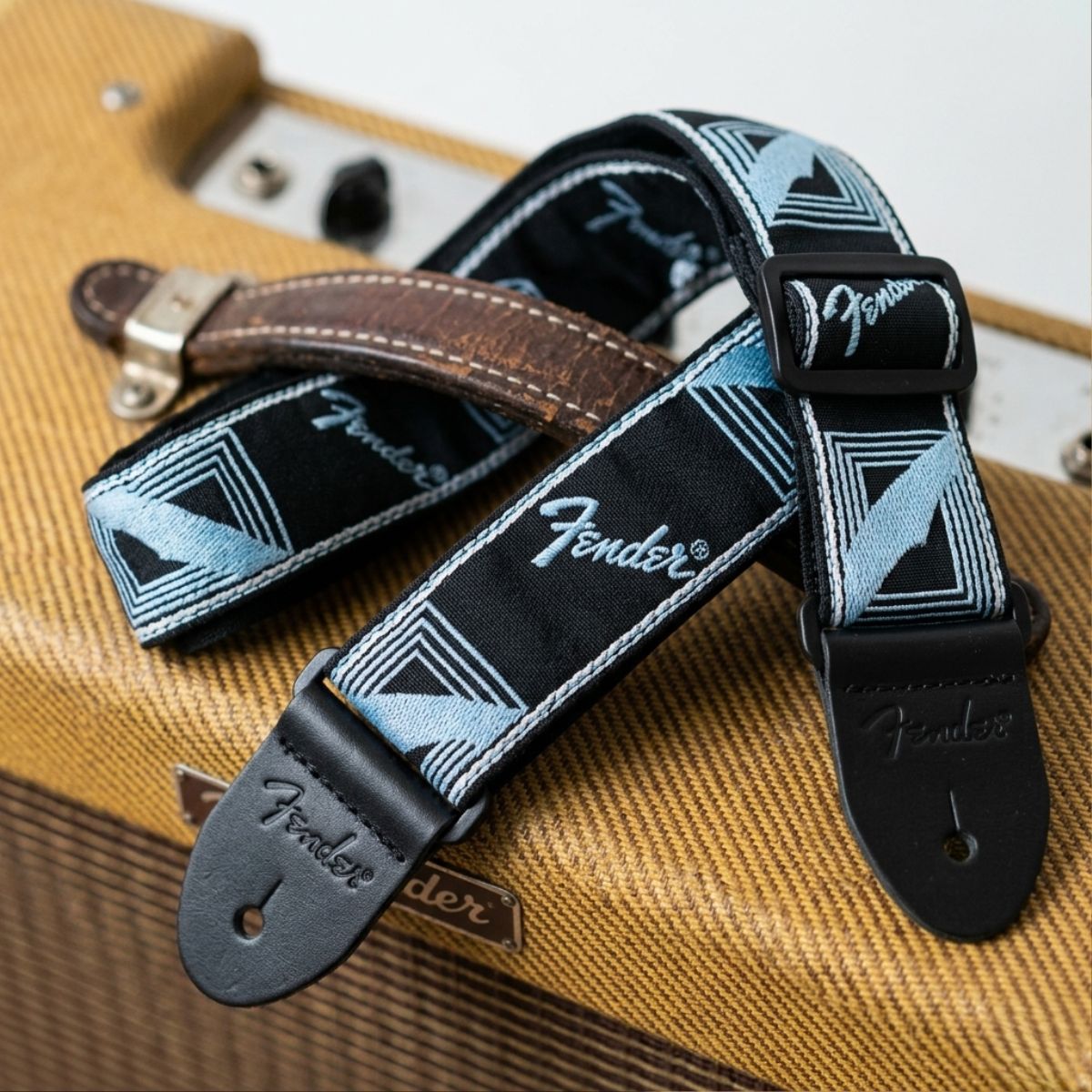 Correa 2" monograma Fender tricolor Blue